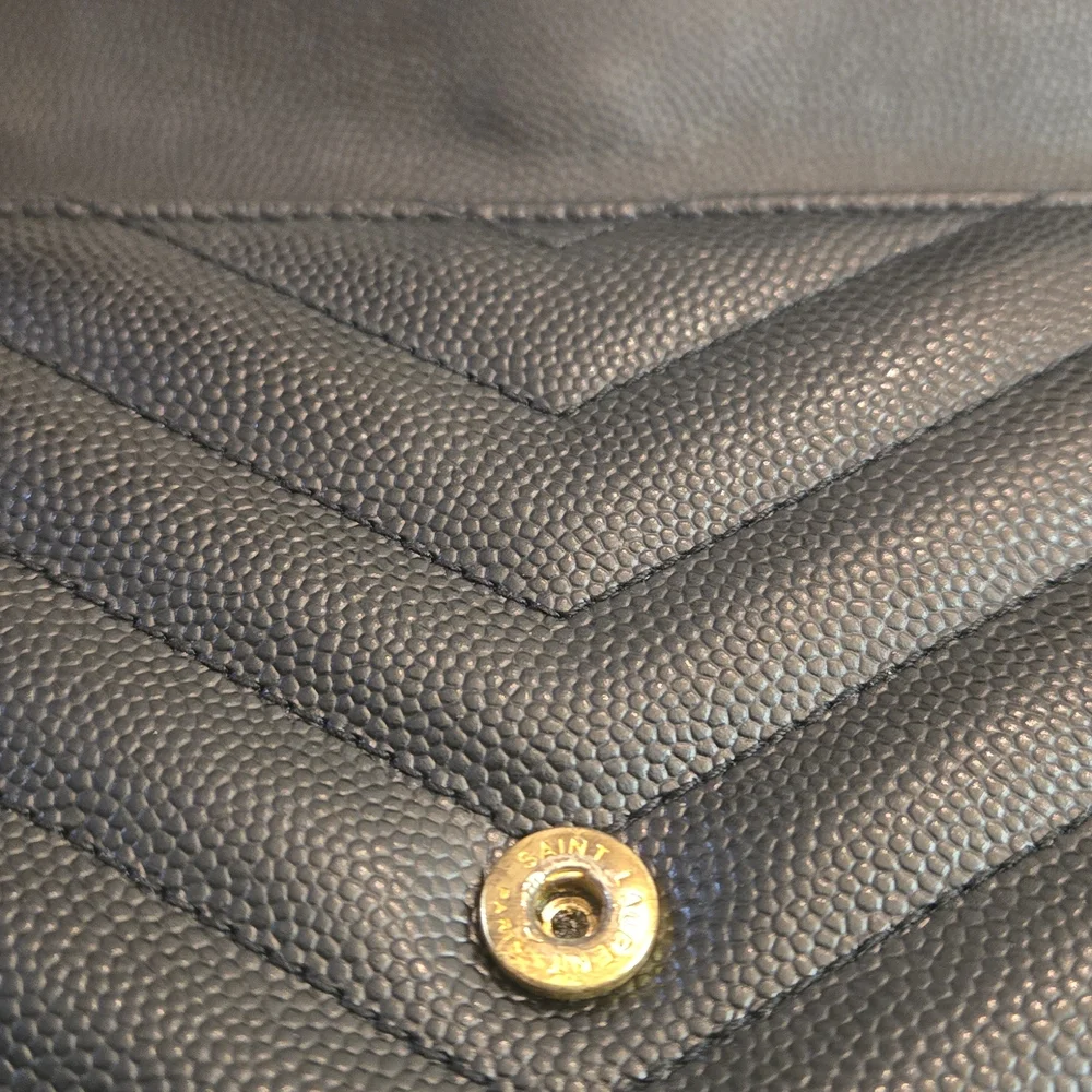 Saint Laurent Grain De Poudre Matelasse Chevron Monogram Flap Wallet - Black - Picture 3 of 15